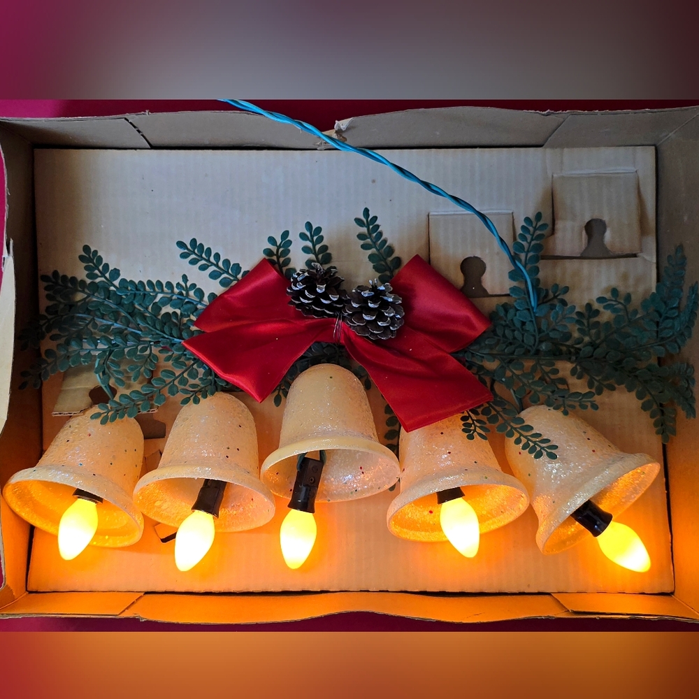 Vintage Ringalite Lighted Christmas Adorn Bells Swag Mica Glitter Original Box - Picture 9 of 9